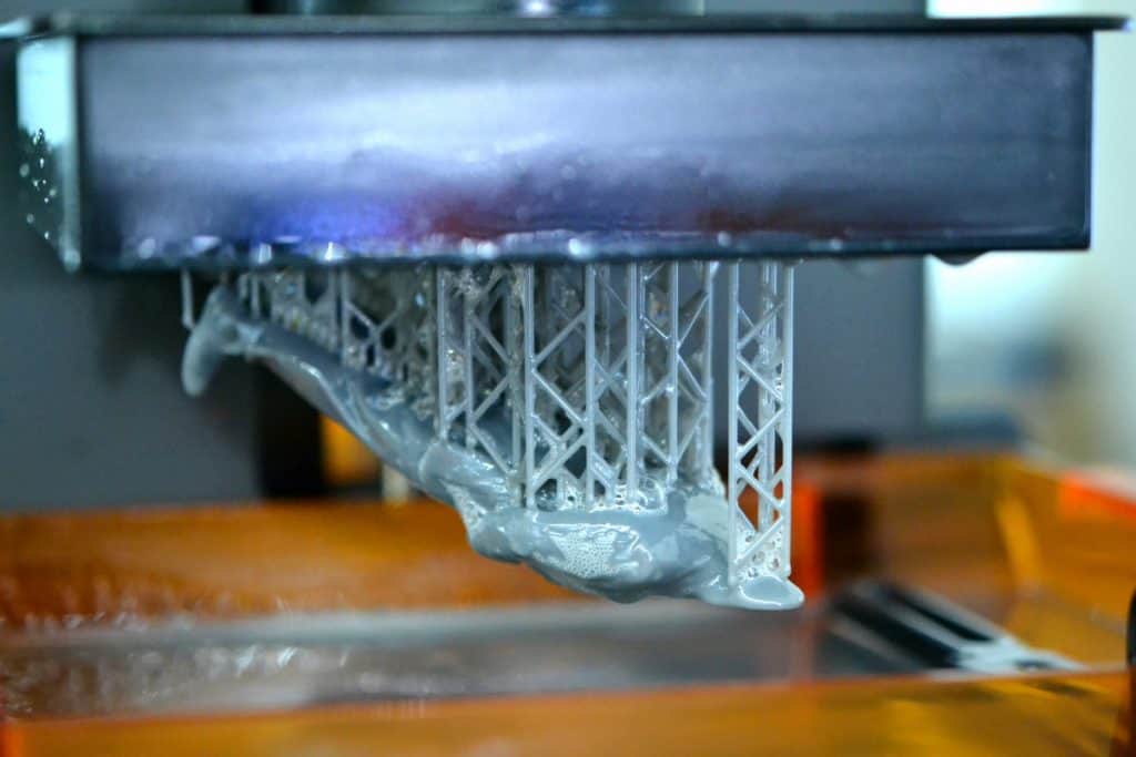 Stereolithography DPL 3d printer create detail and liquid drips